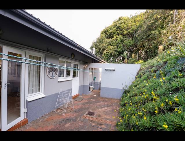 3 BEDROOM SIMPLEX FOR SALE IN UMGENI PARK